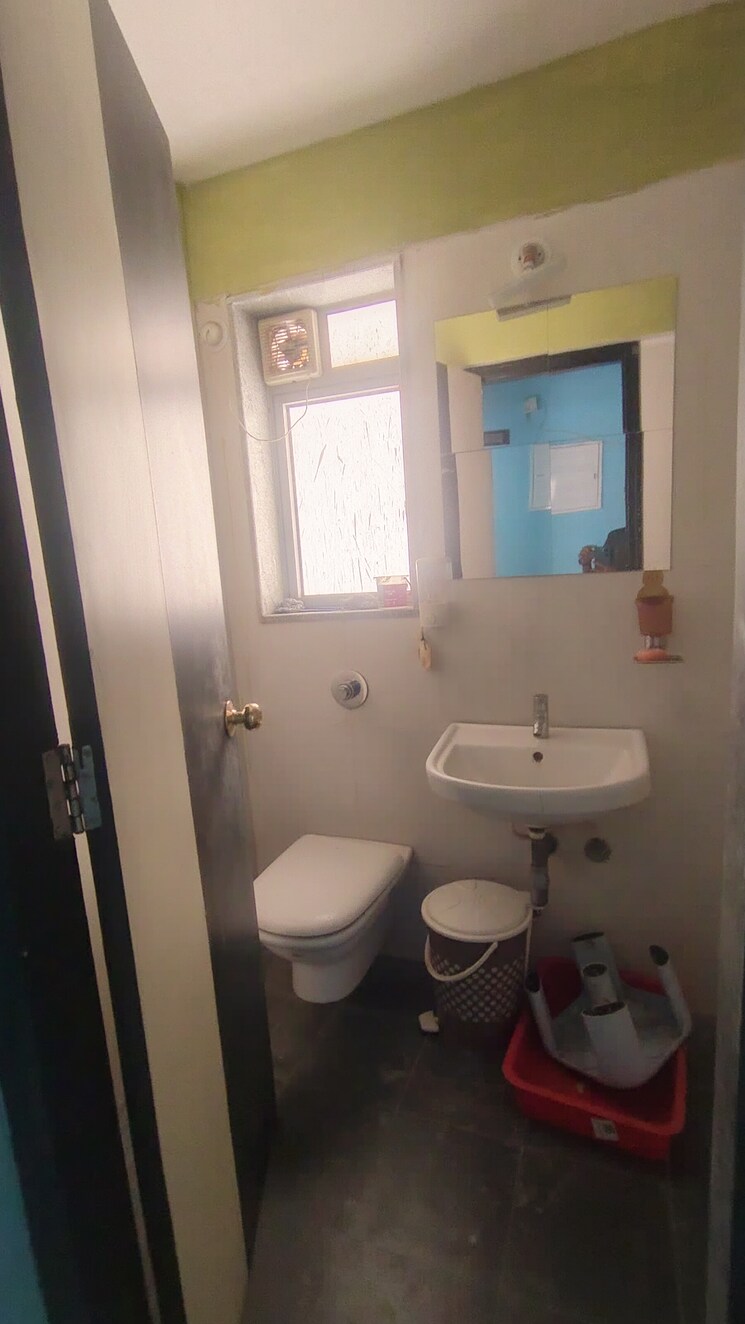 Bathroom, lodha-palava-city 2 Bedroom 738 Sq.Ft. Apartment In Dombivli East Thane 9284866