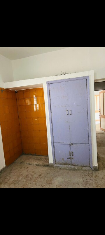 Room in 2 BHK Apartment at Surya Kutir, Naranpura – for Rent