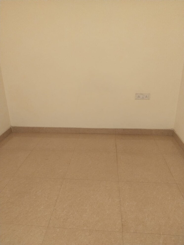 Room, arun-vihar-sector-37 2 Bedroom 900 Sq.Ft. Apartment In Sector 37 Noida 9284978