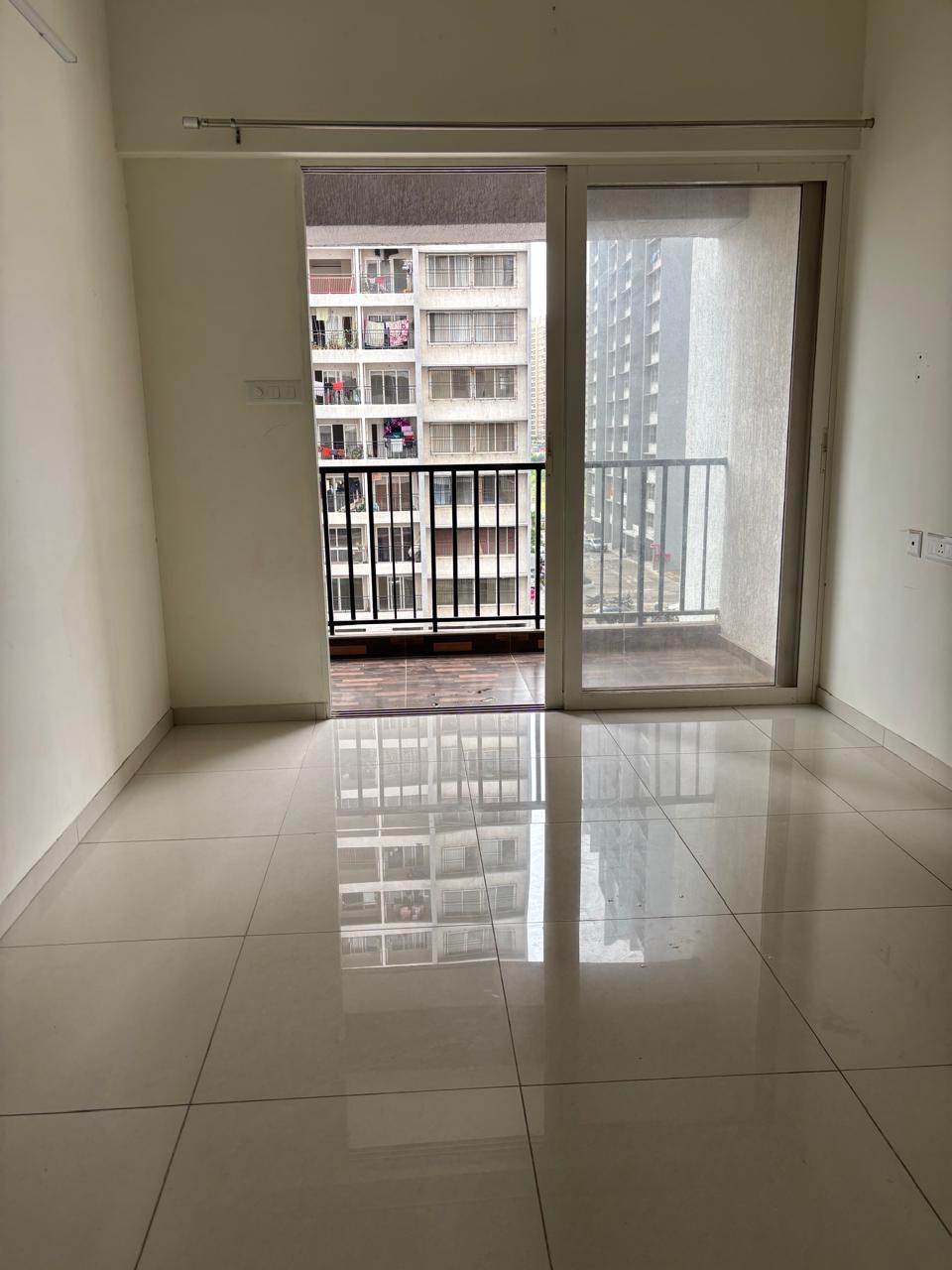 2 BHK + Pooja Room 800 Sq.Ft. Apartment in Kolte Patil Life Republic R 10