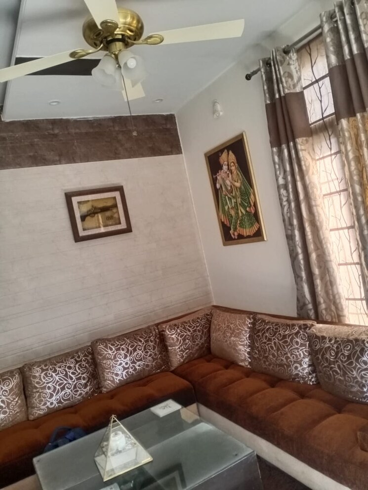 Living Room, pir machalla 3 Bedroom 1200 Sq.Ft. Apartment In Pir Machalla Zirakpur 9284991