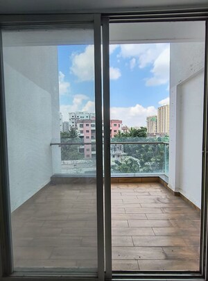 Room in 2 BHK Apartment at Malkani Bon Vivant, Mundhwa – for Rent