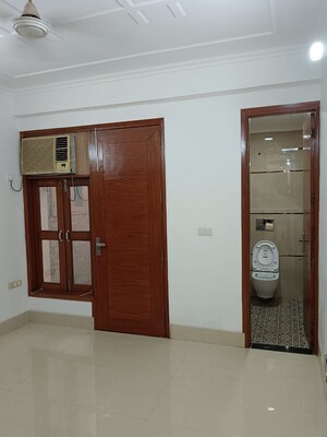 Room in 2 BHK Builder Floor at Saket – for Rent
