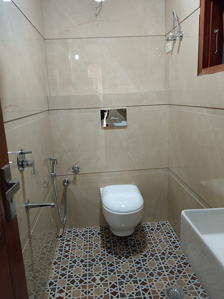 Bathroom, saket 2 Bedroom 1900 Sq.Ft. Builder Floor In Saket Delhi 9285028