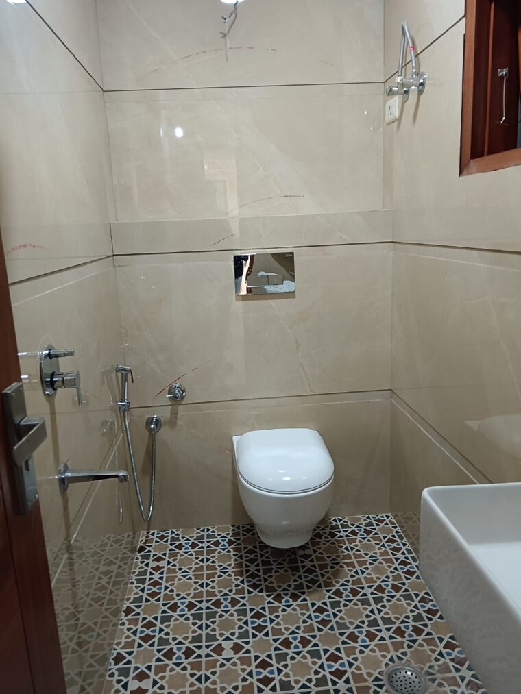Bathroom, saket 2 Bedroom 1900 Sq.Ft. Builder Floor In Saket Delhi 9285028