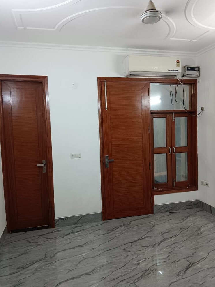 Room, saket 2 Bedroom 1900 Sq.Ft. Builder Floor In Saket Delhi 9285028