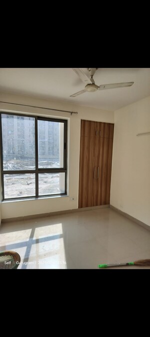 Room in 2 BHK Apartment at Unitech Uniworld Gardens 2, Sector 47 – for Rent