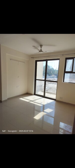 Room in 2 BHK Apartment at Unitech Uniworld Gardens 2, Sector 47 – for Rent