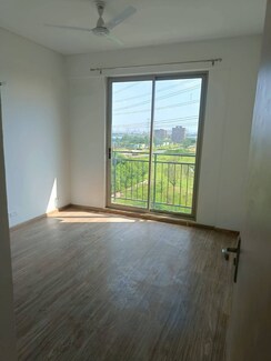 3 BHK + Servant Room Apartment For Sale in 3C Orris Greenopolis