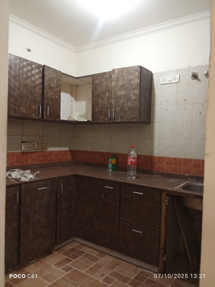 Kitchen, maidan garhi 3 Bedroom 100 Sq.Yd. Builder Floor In Maidan Garhi Delhi 9285159