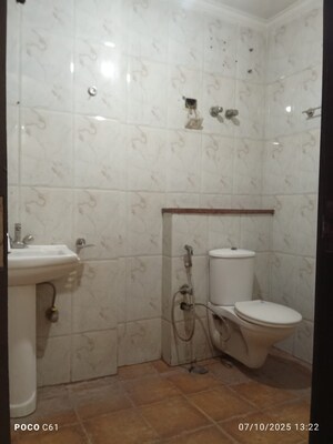 Bathroom in 3 BHK Builder Floor at Maidan Garhi – for Rent