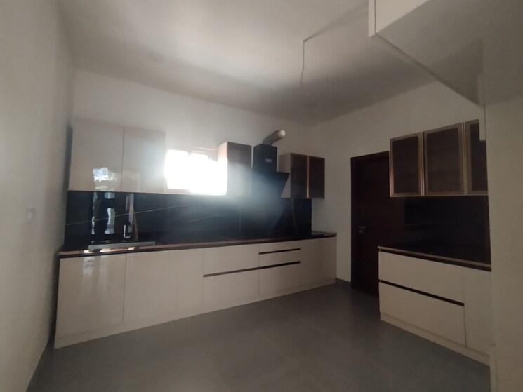 Kitchen, visions-urjith 4 Bedroom 4535 Sq.Ft. Villa In Tellapur Hyderabad 9285121