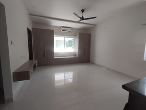 Room in 4 BHK Villa at Visions Urjith, Tellapur – for Rent