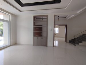 Room in 4 BHK Villa at Visions Urjith, Tellapur – for Rent