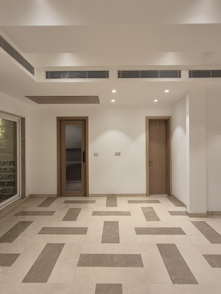 Kitchen, panchsheel park 4 Bedroom 7200 Sq.Ft. Builder Floor In Panchsheel Park Delhi 9285108