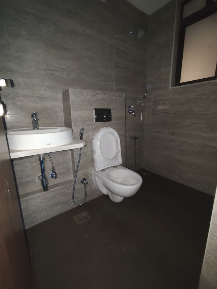 Bathroom, hubtown-seasons 1 Bedroom 450 Sq.Ft. Apartment In Chembur Mumbai 9285101