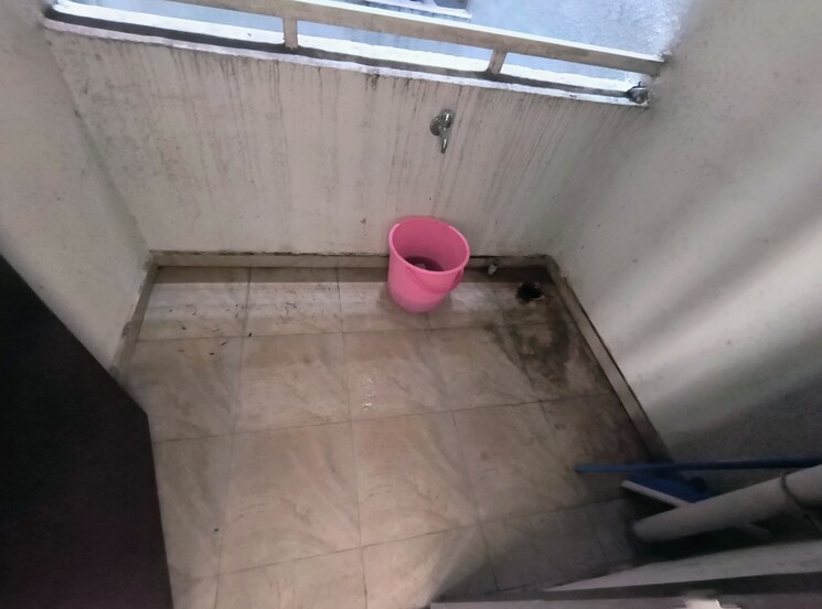 Bathroom, mantra-insignia 1 Bedroom 550 Sq.Ft. Apartment In Mundhwa Pune 9285086