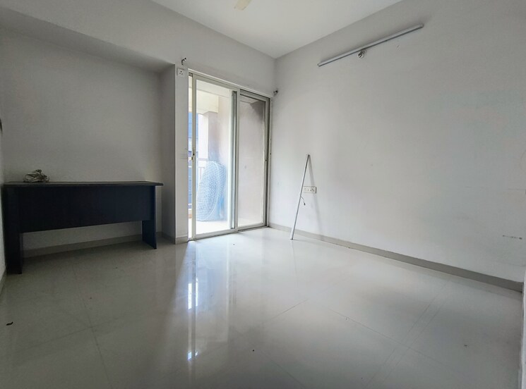 Room, mantra-insignia 1 Bedroom 550 Sq.Ft. Apartment In Mundhwa Pune 9285086