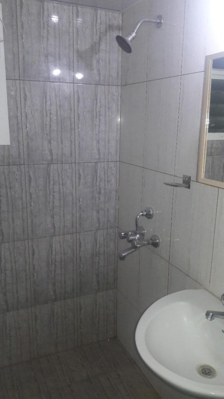 Bathroom, innovative-aspen-woods 2.5 Bedroom 980 Sq.Ft. Apartment In Bannerghatta Road Bangalore 9285112
