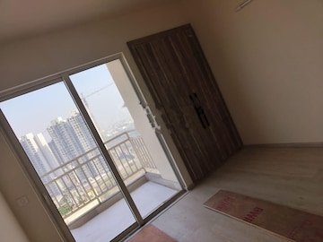 Room in 4 BHK Apartment at M3M Flora 68, Sector 68 – for Rent