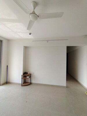 Room in 1.5 BHK Apartment at Amanora Future Towers, Hadapsar – for Sale