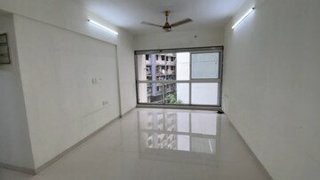 Room in 2 BHK Apartment at Godrej Central, Chembur – for Rent