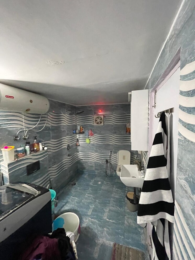 Bathroom, safdarjung development area 2 Bedroom 1200 Sq.Ft. Apartment In Safdarjung Development Area Delhi 9285219