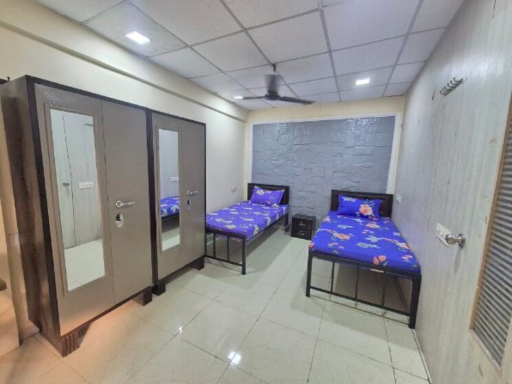 Room, malad east Pg For Boys & Girls In Malad East 9285295