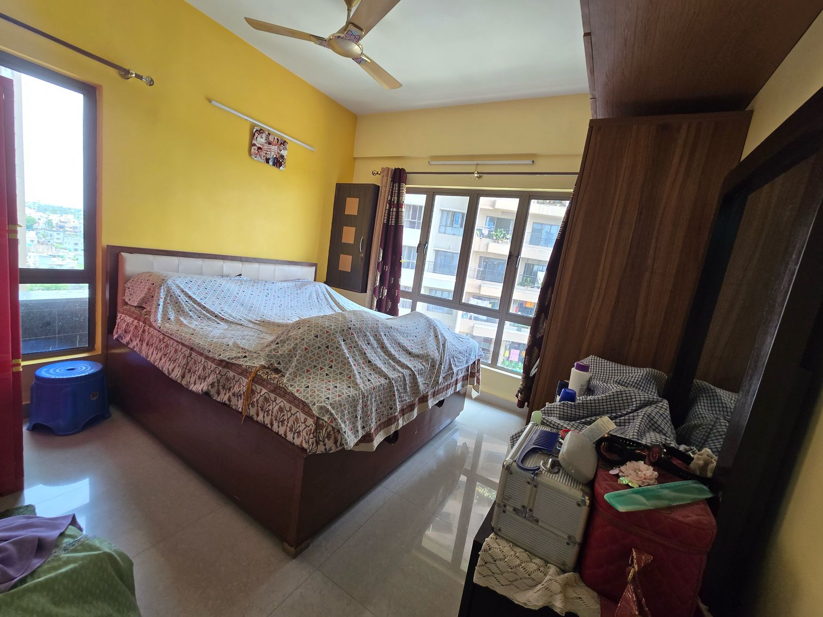 2.5 BHK + Extra Room Apartment For Sale in Siddha Happyville