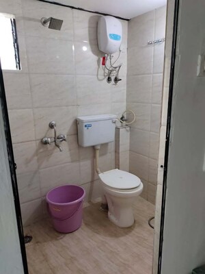 Bathroom in  Pg at Malad West – for Rent
