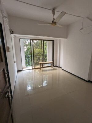 Master Bedroom in 3 BHK Apartment at Khar West – for Rent