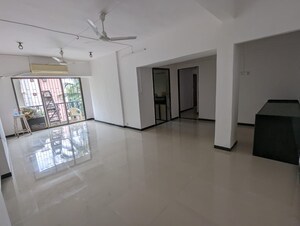 3 BHK Apartment For Rent in Khar West