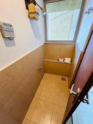 Furnished Amenities in 2 BHK Apartment at Amanora Gold Towers, Hadapsar – for Rent