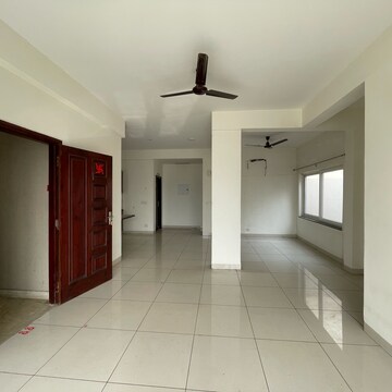 Building Lobby in 3 BHK Builder Floor at BPTP Amstoria, Sector 102 – for Rent