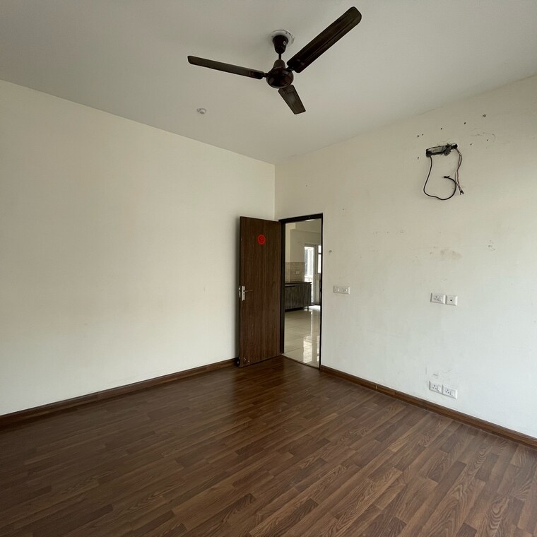 Room, bptp-amstoria 3 Bedroom 2229 Sq.Ft. Builder Floor In Sector 102 Gurgaon 9285445