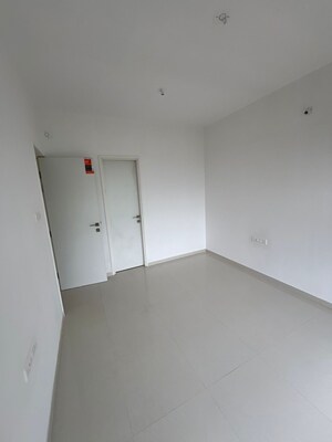 Room in 2 BHK Apartment at Godrej Boulevard, Manjari – for Rent