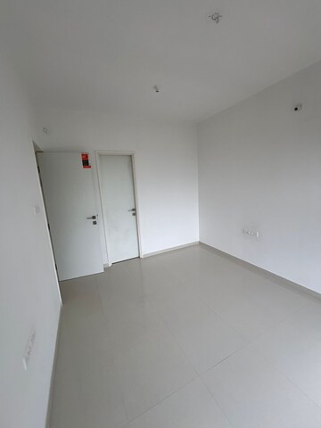 Room in 2 BHK Apartment at Godrej Boulevard, Manjari – for Rent