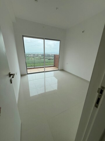 Room in 2 BHK Apartment at Godrej Boulevard, Manjari – for Rent