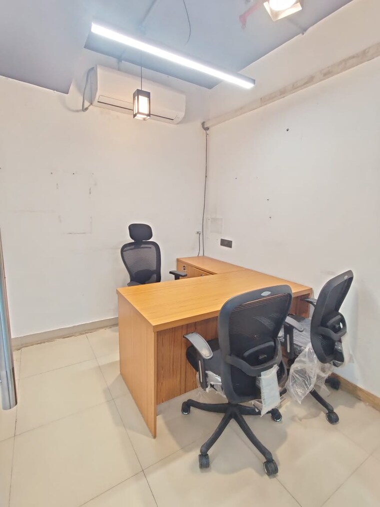 Team Area, sector 63 Commercial Office Space 1000 Sq.Ft. In Sector 63 Noida 9285437