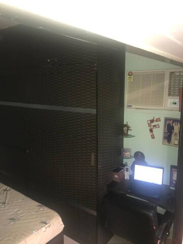 Room in 2 BHK Apartment at Sea View Goregaon, Goregaon West – for Sale