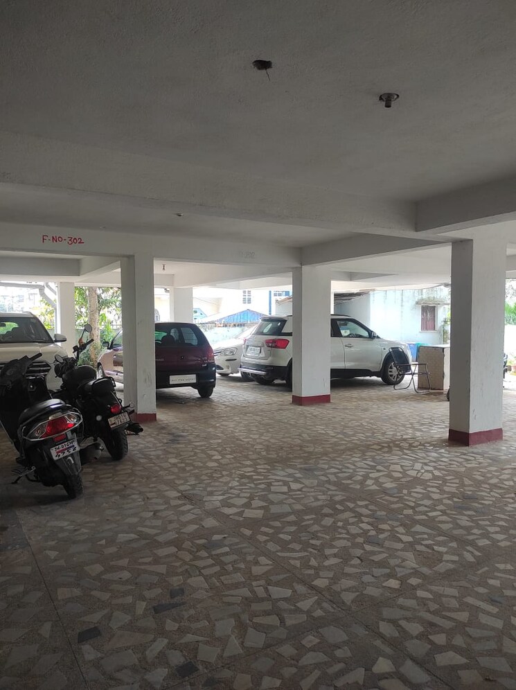  Parking, bariatu housing colony 3 Bedroom 1500 Sq.Ft. Apartment In Bariatu Housing Colony Ranchi 9285640