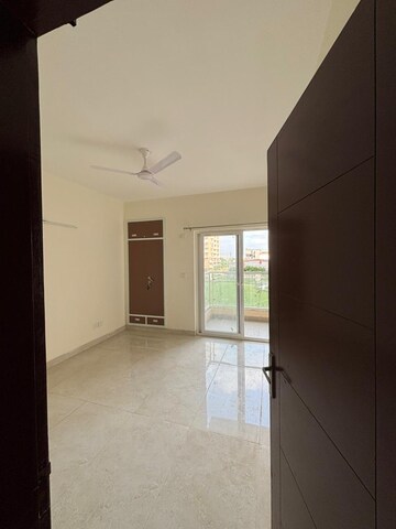 Room in 2 BHK Apartment at Eldeco Acclaim, Sohna Sector 2 – for Rent