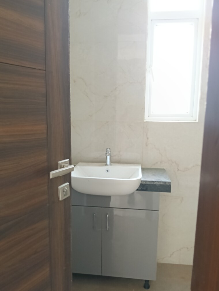 Bathroom, smart-world-gems 2 Bedroom 1200 Sq.Ft. Apartment In Sector 89 Gurgaon 9285671