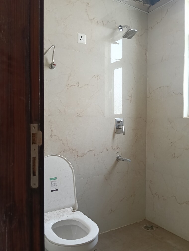 Bathroom, smart-world-gems 2 Bedroom 1200 Sq.Ft. Apartment In Sector 89 Gurgaon 9285671