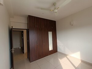 Room in 2.5 BHK Apartment at Prestige Pine Wood, Koramangala – for Rent