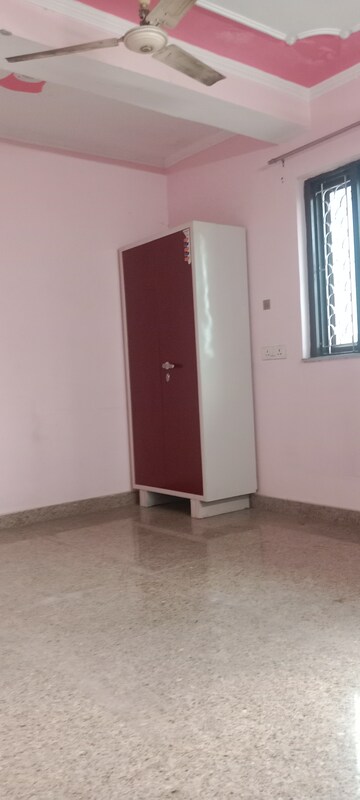 Room in 2 BHK Builder Floor at Saket – for Rent
