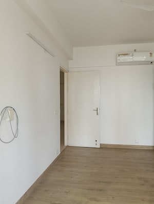 Room in 3.5 BHK Apartment at Bestech Park View Sanskruti, Sector 92 – for Sale