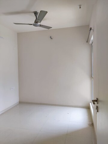 Room in 3 BHK Apartment at Godrej Hillside, Mahalunge – for Rent