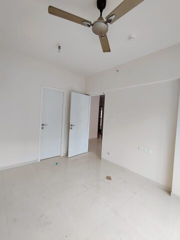 Room in 3 BHK Apartment at Godrej Hillside, Mahalunge – for Rent
