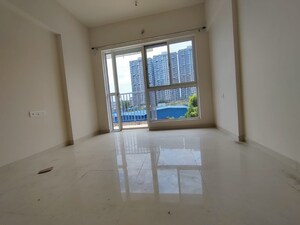 Room in 3 BHK Apartment at Godrej Hillside, Mahalunge – for Rent